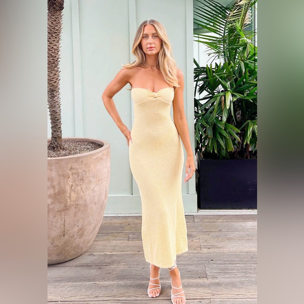 Beginning boutique strapless knit midi dress
